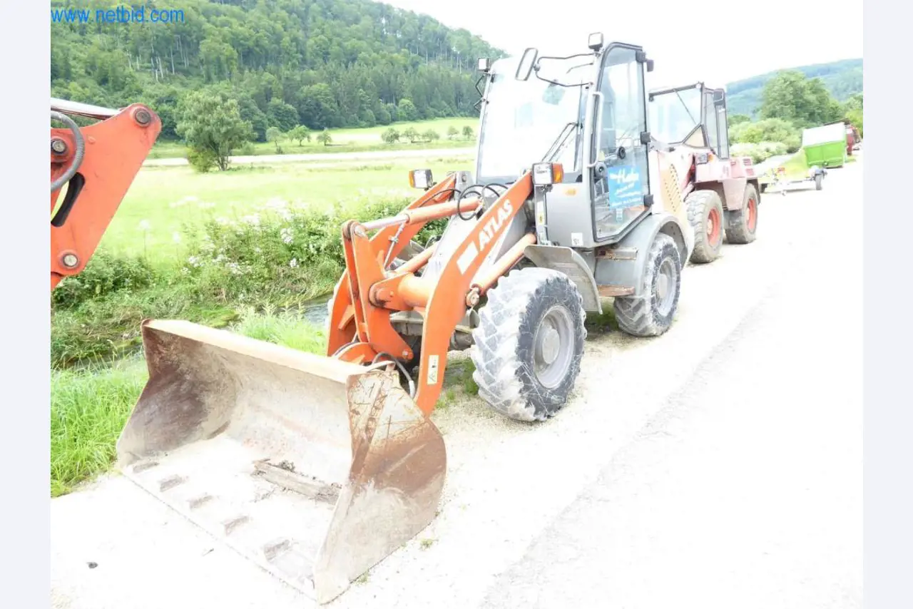 Máquinas de una empresa de construcción-1