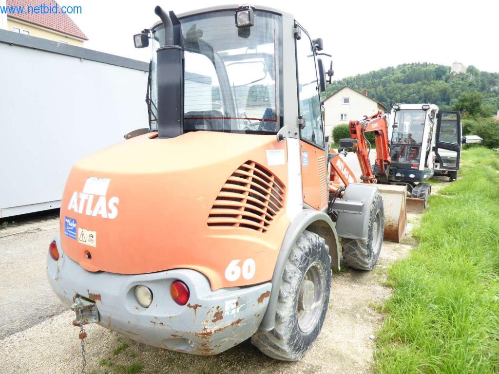 Máquinas de una empresa de construcción-9