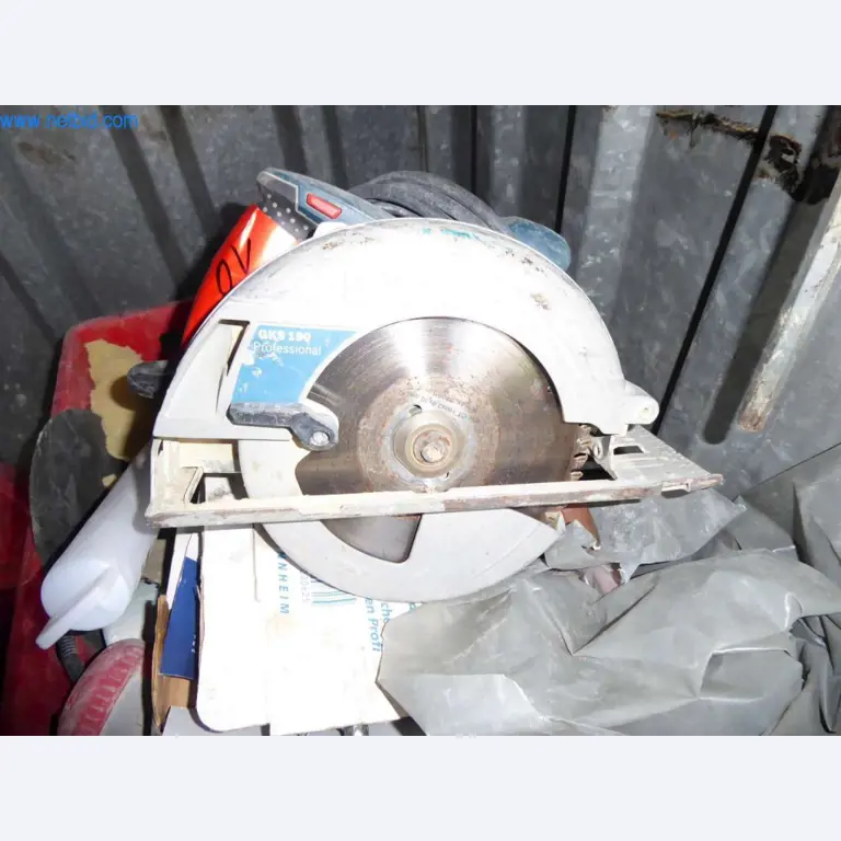 Machines d'une entreprise de construction-1