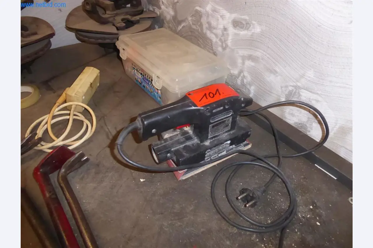 Warsztat samochodowy i salon samochodów klasycznych
-1