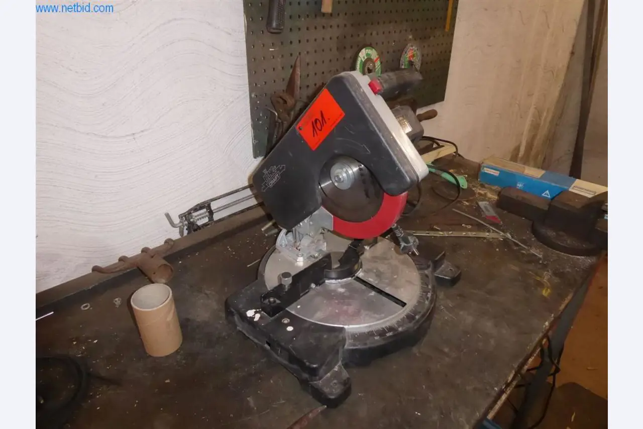 Warsztat samochodowy i salon samochodów klasycznych
-2