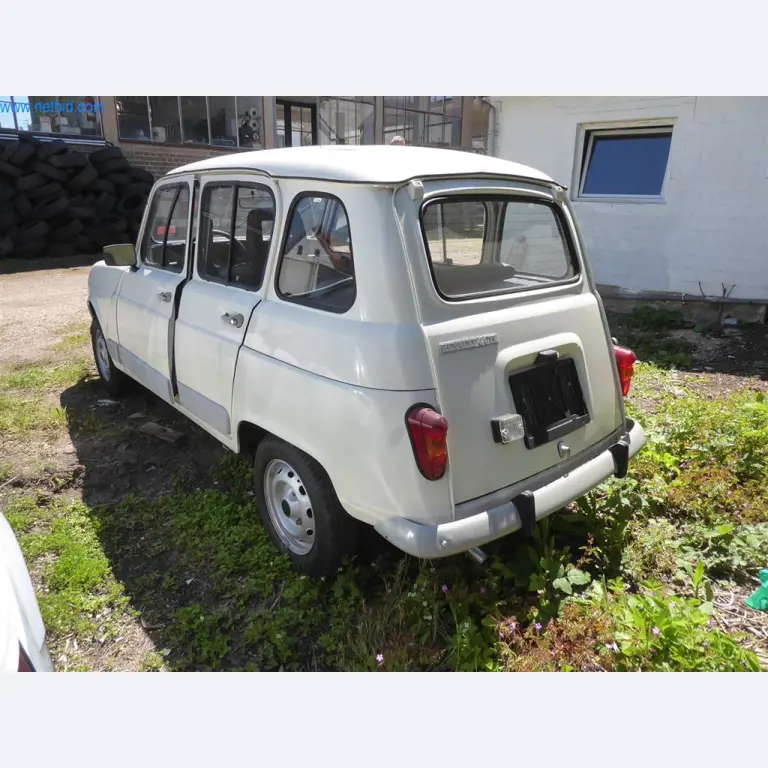 Autowerkplaats & handel in klassieke auto´s
-5