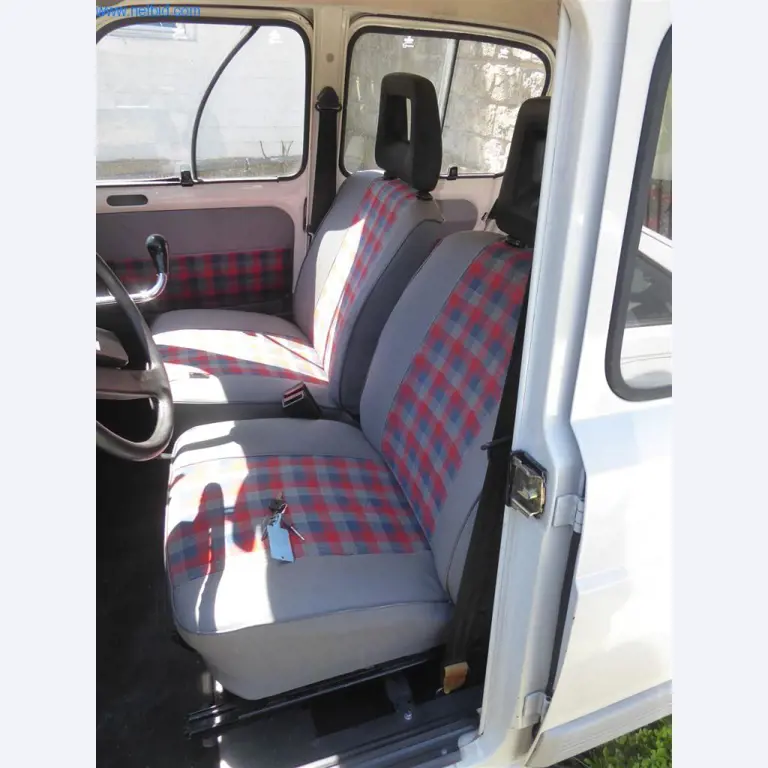 Autowerkplaats & handel in klassieke auto´s
-7