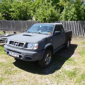 SUV / Geländewagen Nissan PickUp