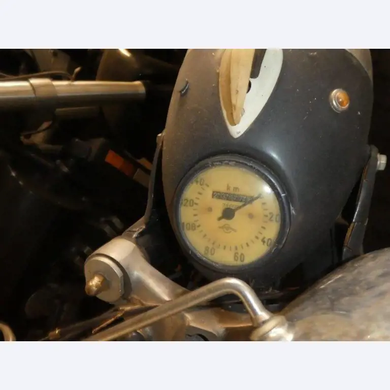Autowerkplaats & handel in klassieke auto´s
-5