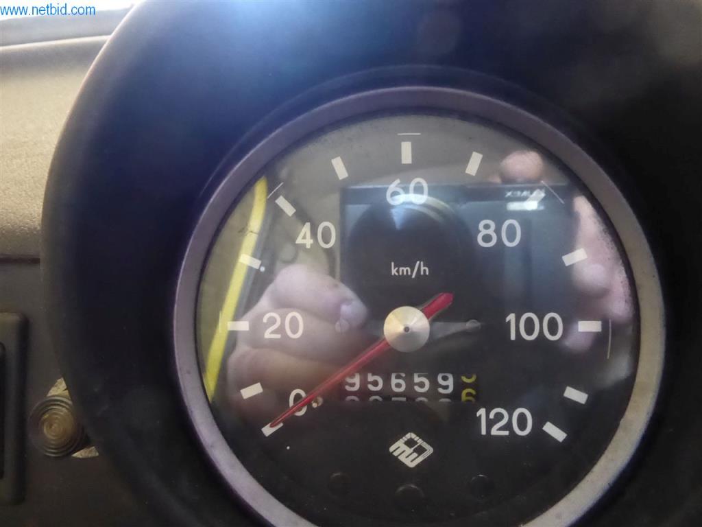 Car workshop & classic car trade-8