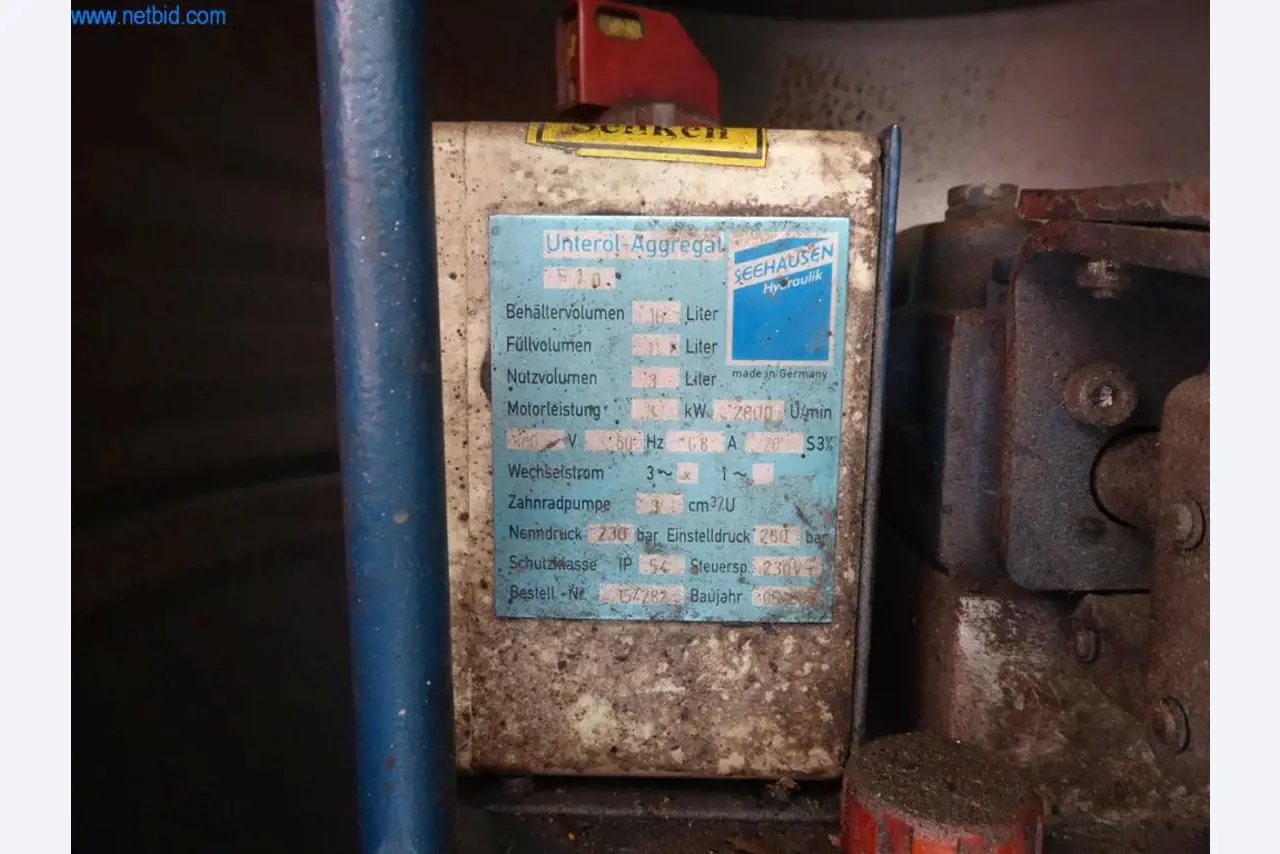 Autowerkplaats & handel in klassieke auto´s
-5
