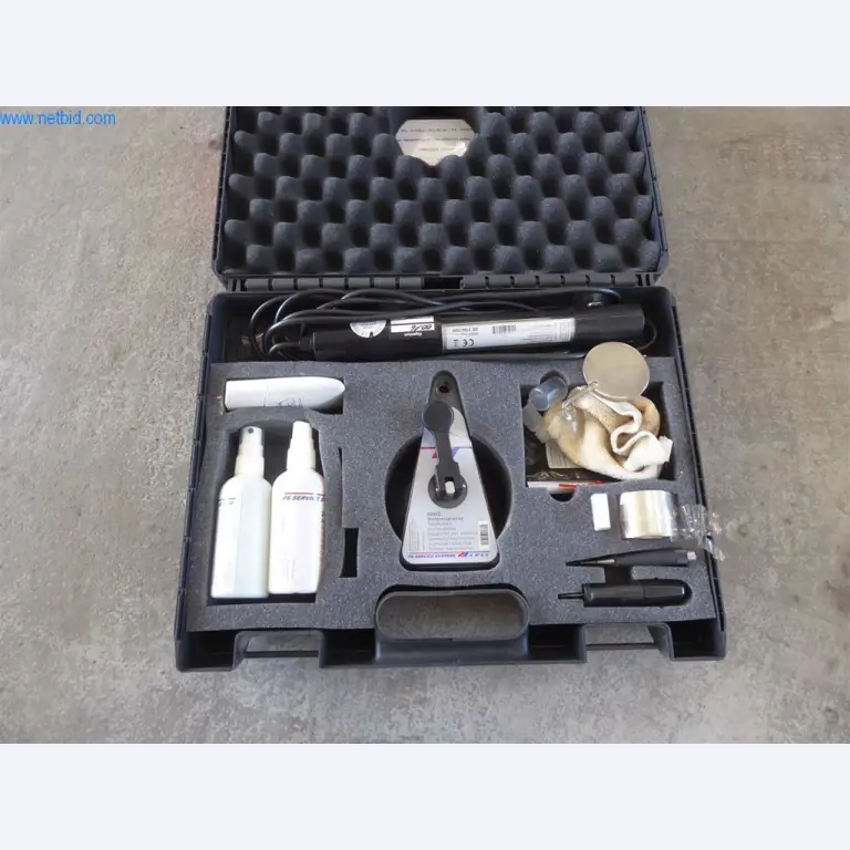 Avtomobilska delavnica in prodajalna klasičnih avtomobilov
-1