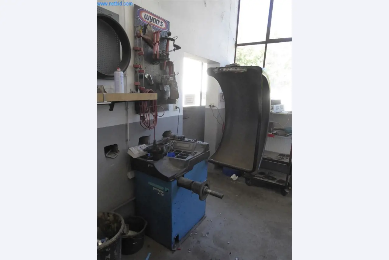 Car workshop & classic car trade-1