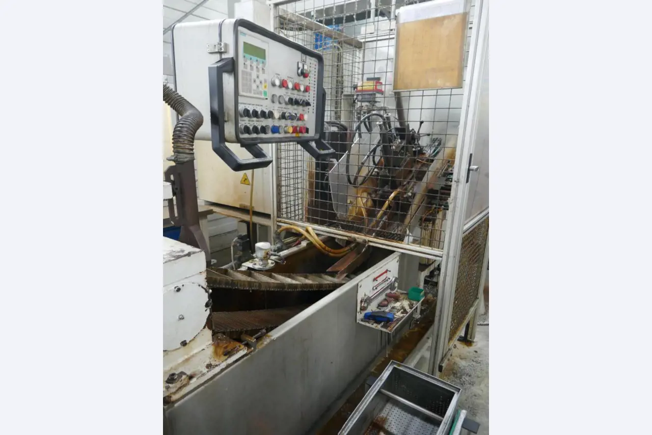 Machines d'un sous-traitant automobile-4