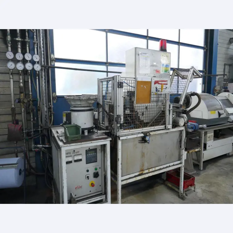 Machines d'un sous-traitant automobile-2