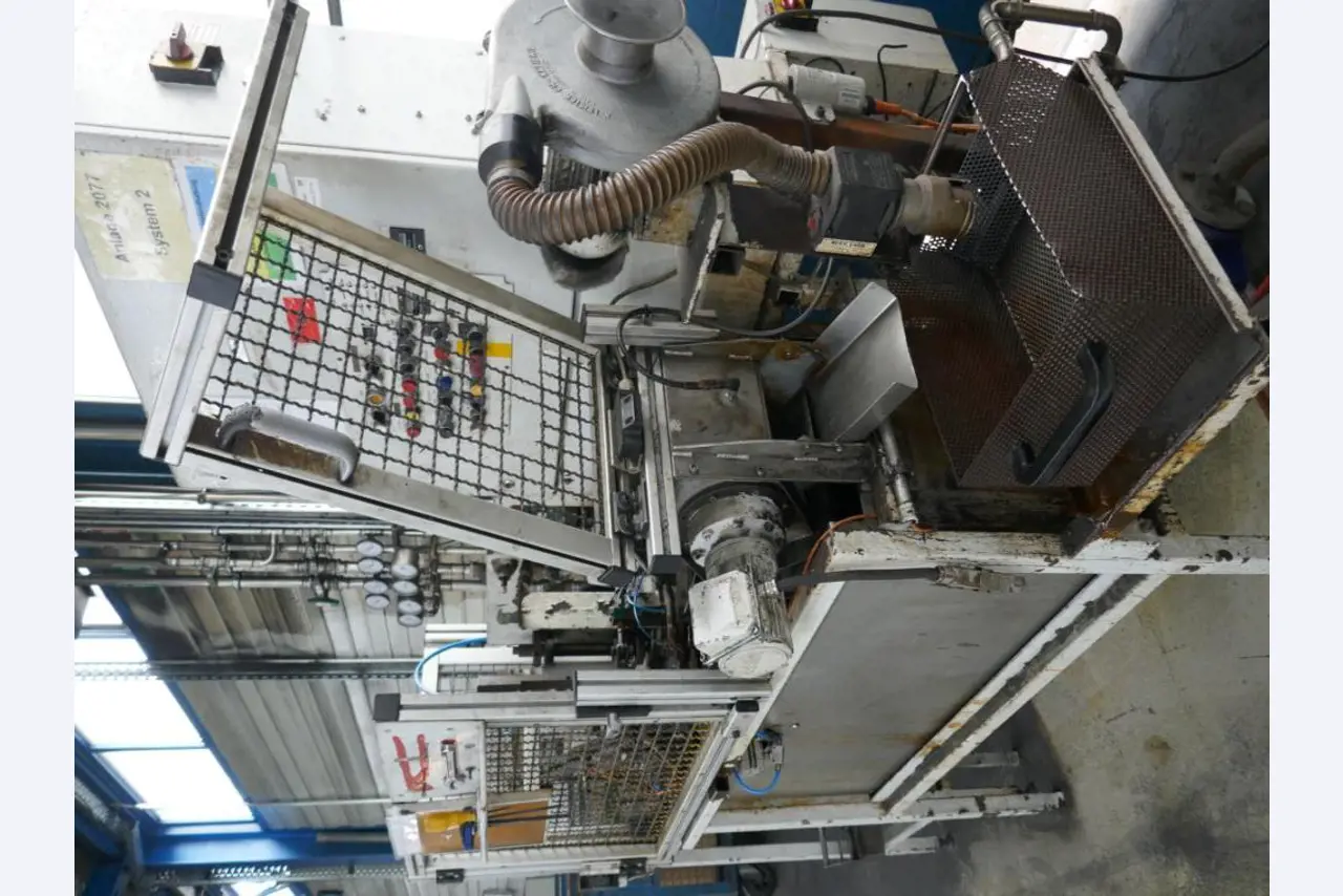 Machines d'un sous-traitant automobile-5