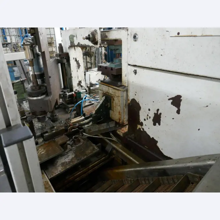 Machines d'un sous-traitant automobile-6