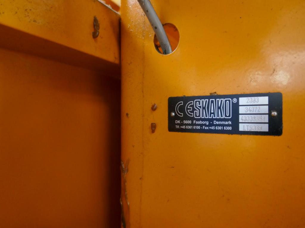 Máquinas de um fornecedor do sector automóvel-3