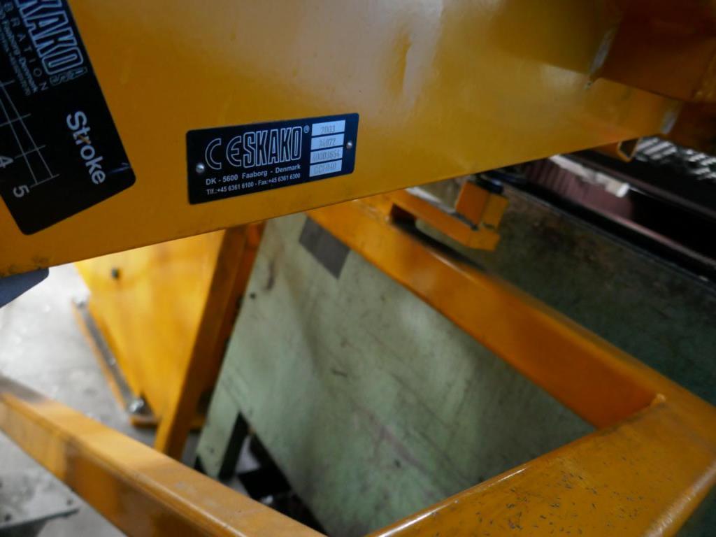 Máquinas de um fornecedor do sector automóvel-5