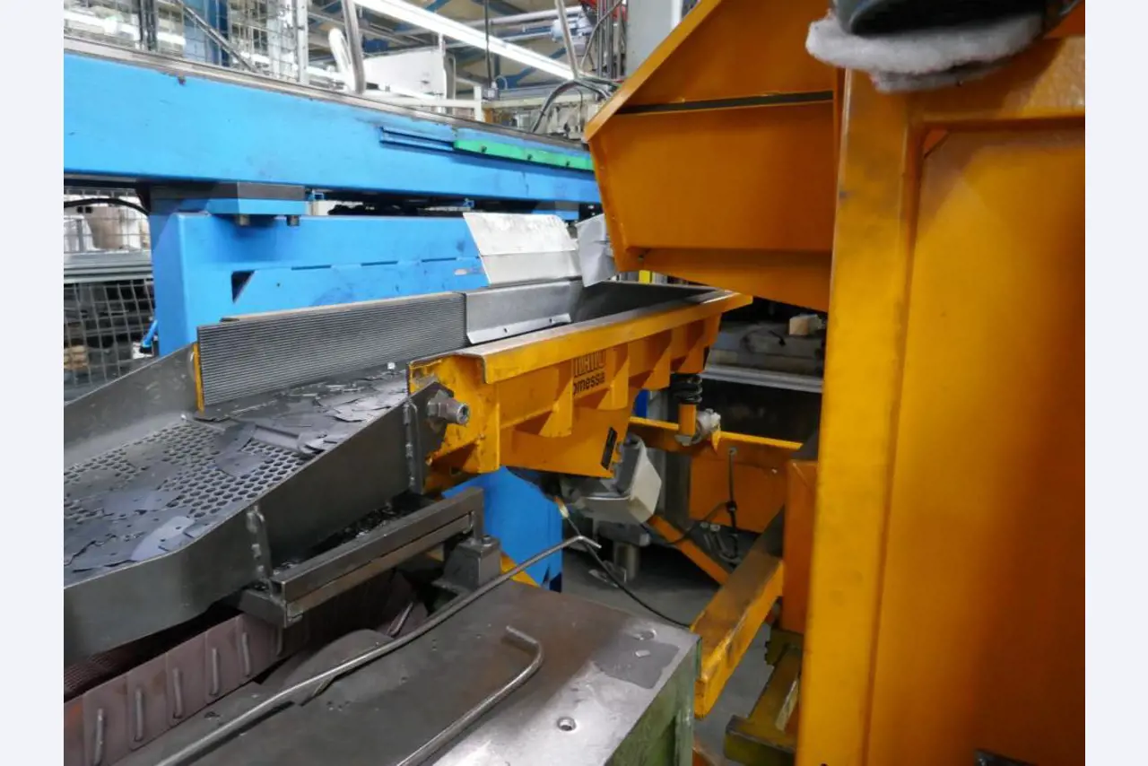 Maszyny dostawcy z branży motoryzacyjnej-8