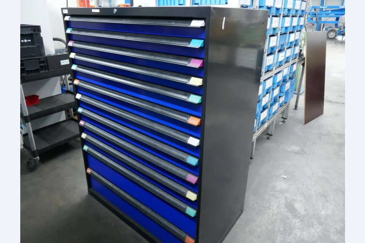 Machines d'un sous-traitant automobile-2