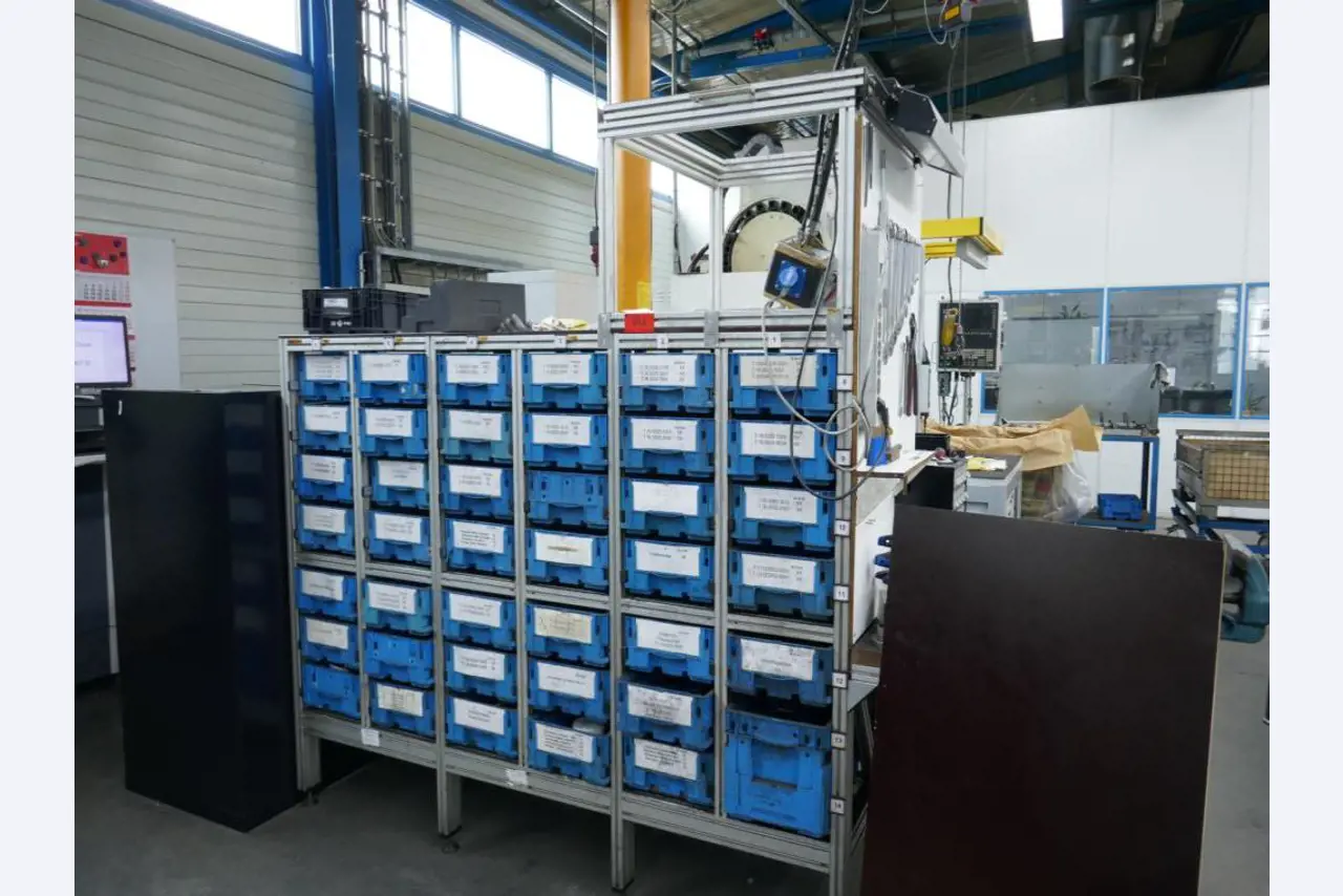 Machines d'un sous-traitant automobile-1