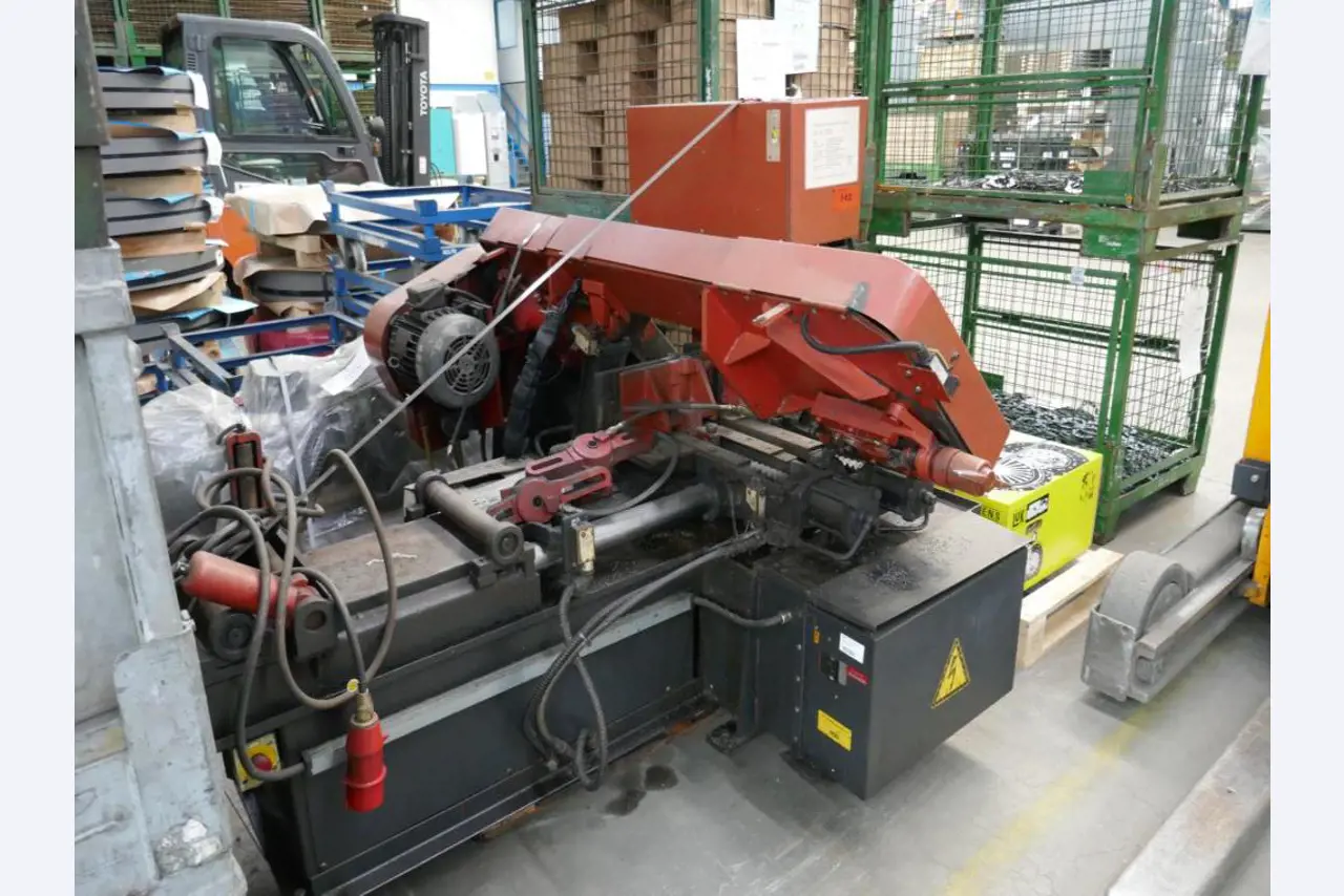 Machines d'un sous-traitant automobile-2