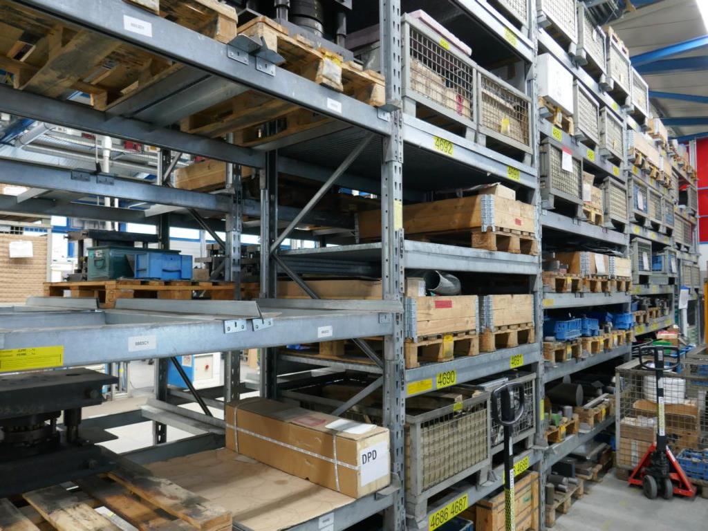 Máquinas de um fornecedor do sector automóvel-3