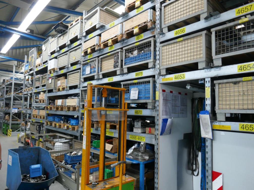 Máquinas de um fornecedor do sector automóvel-4