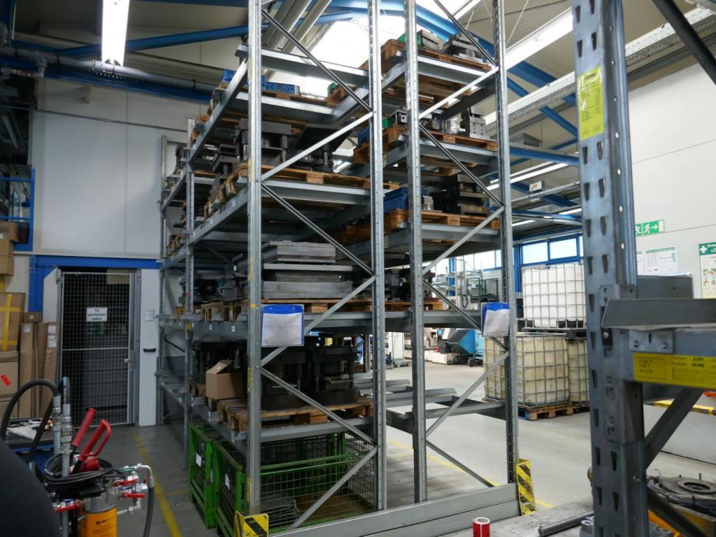 Máquinas de um fornecedor do sector automóvel-5