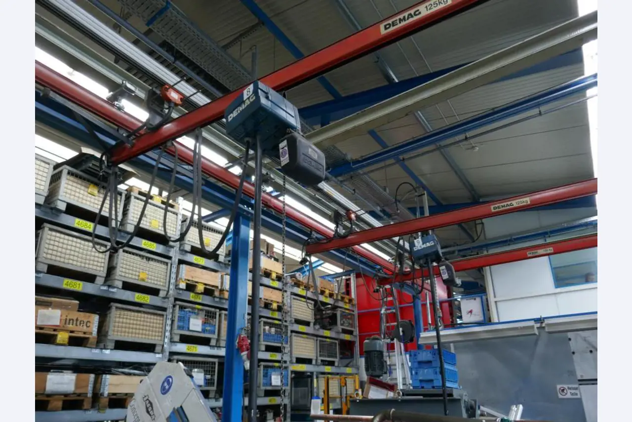 Stroje dodavatele pro automobilový průmysl-5