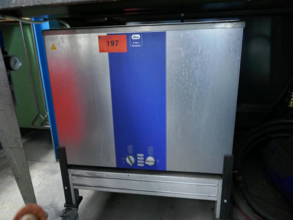 Máquinas de um fornecedor do sector automóvel-1