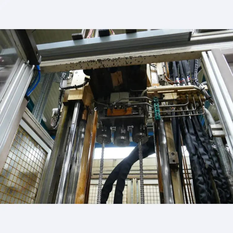 Machines d'un sous-traitant automobile-10