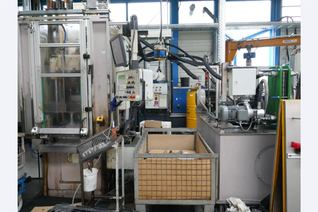 Machines d'un sous-traitant automobile-13