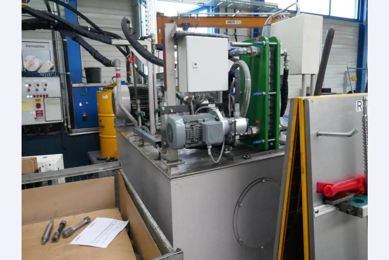 Machines d'un sous-traitant automobile-14