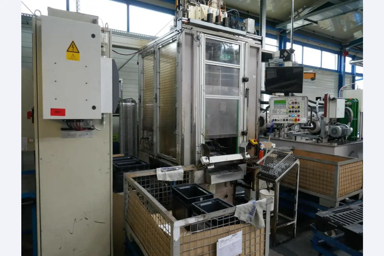 Machines d'un sous-traitant automobile-1