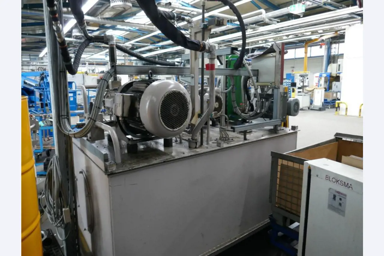 Machines d'un sous-traitant automobile-3