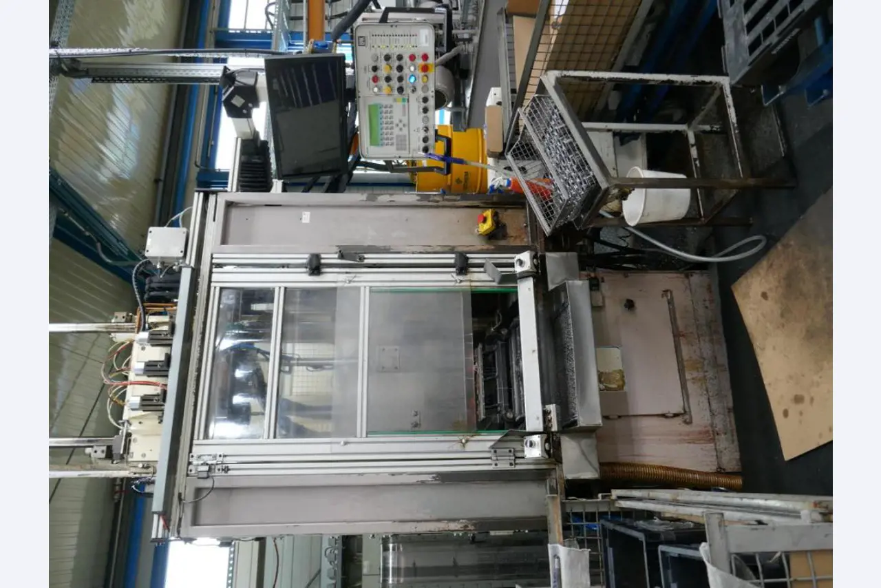 Machines d'un sous-traitant automobile-8