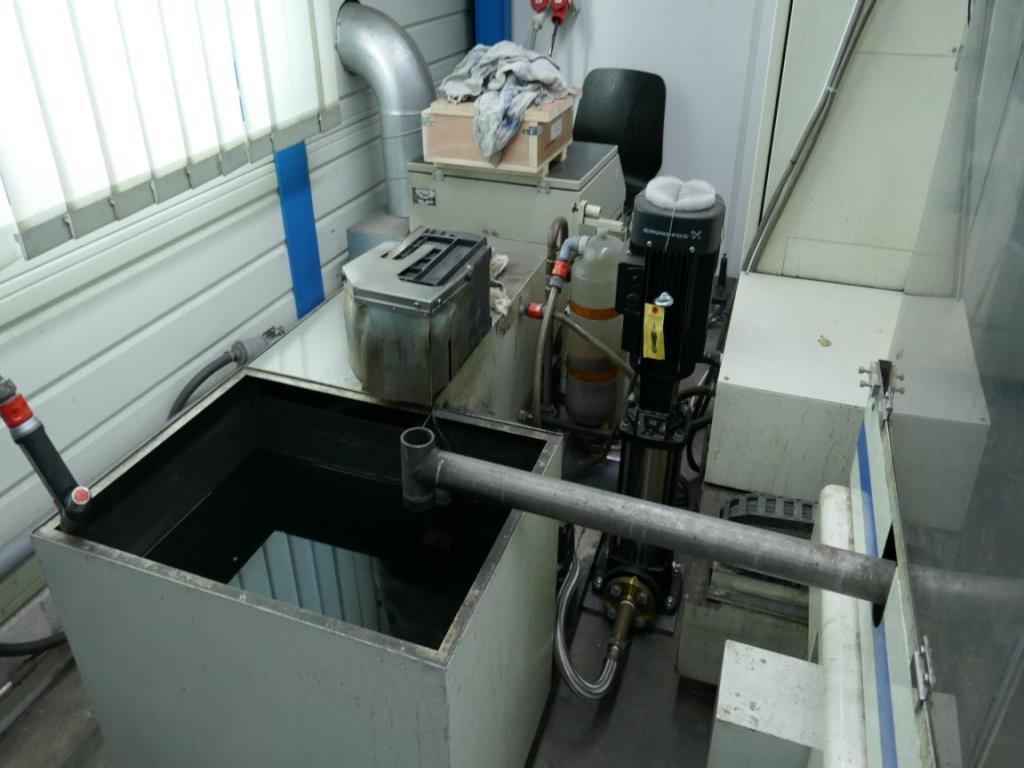 Máquinas de um fornecedor do sector automóvel-5