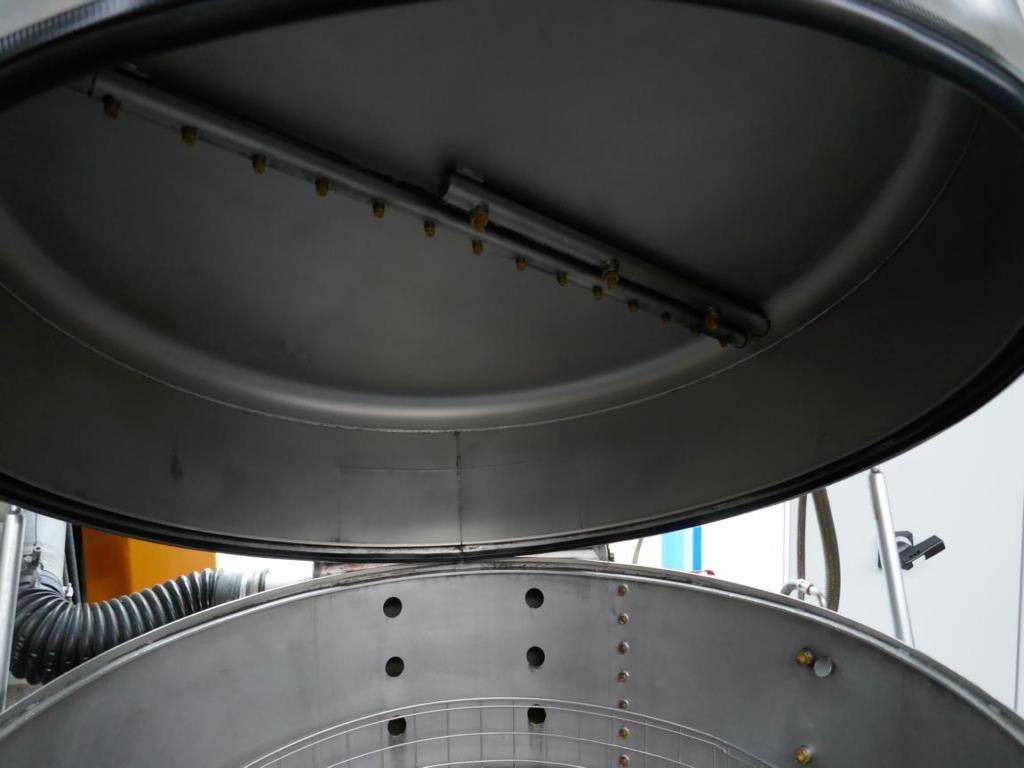 Máquinas de um fornecedor do sector automóvel-5