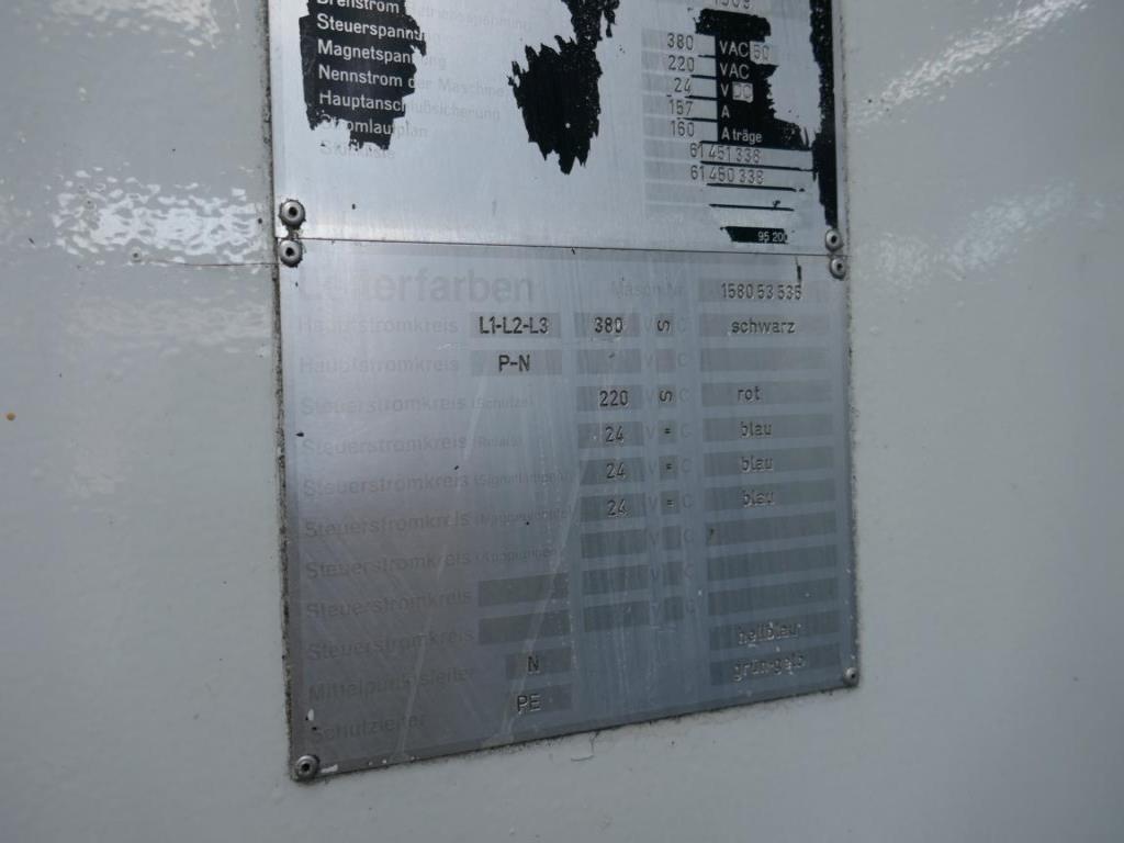 Máquinas de um fornecedor do sector automóvel-7