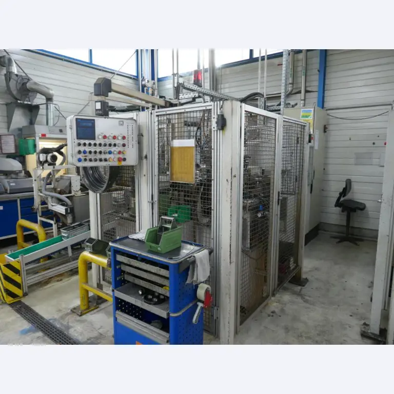 Machines d'un sous-traitant automobile-1