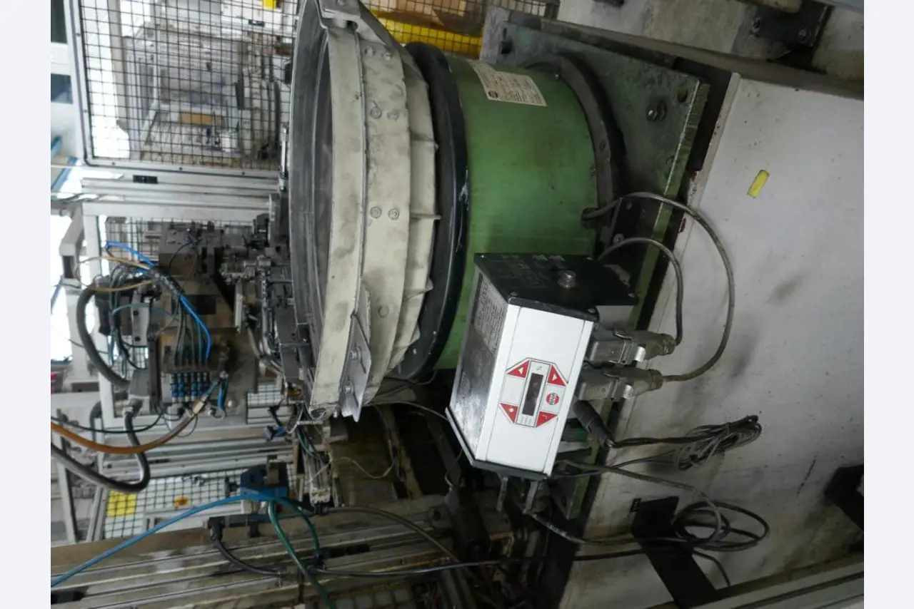 Machines d'un sous-traitant automobile-4