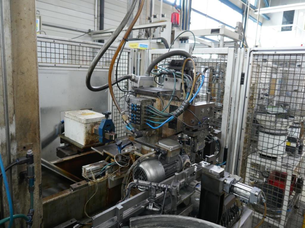 Máquinas de um fornecedor do sector automóvel-5