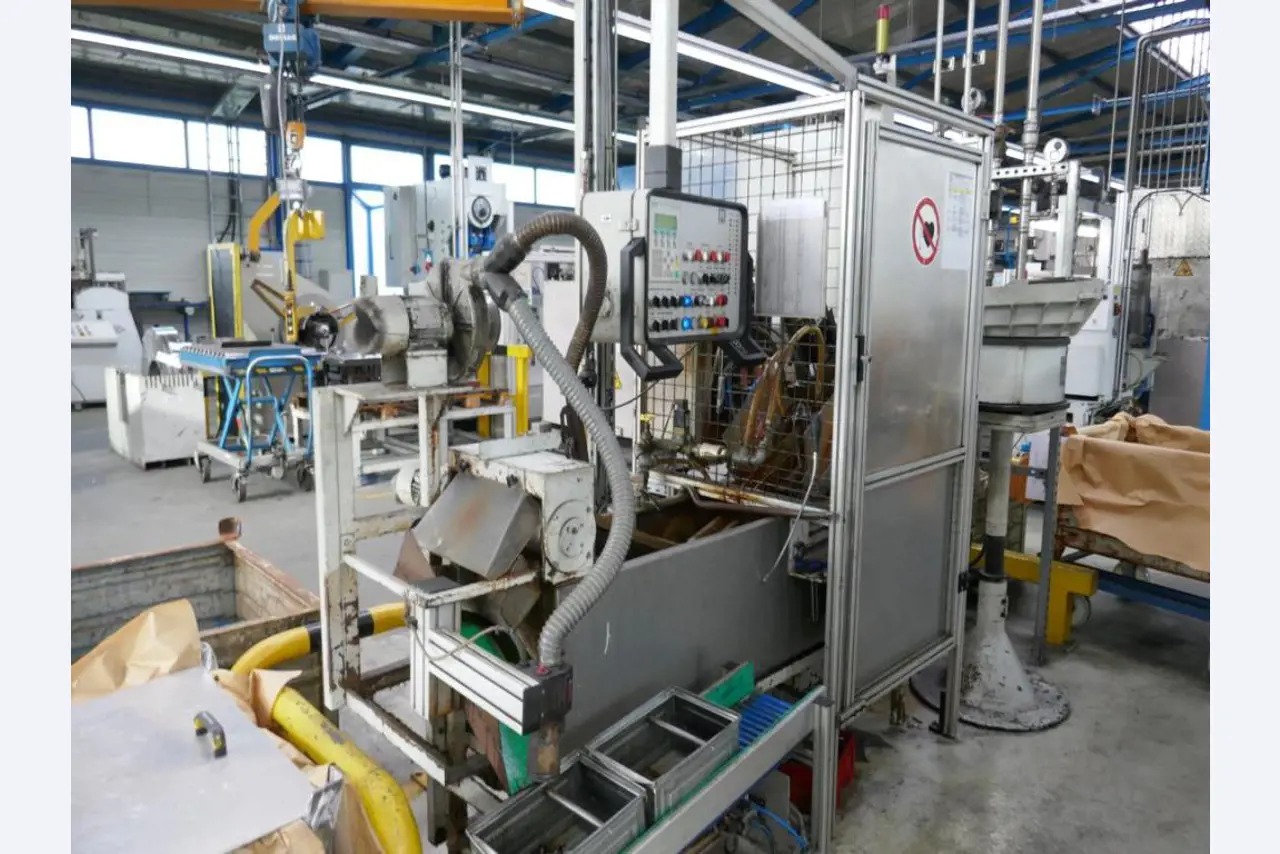 Machines d'un sous-traitant automobile-2