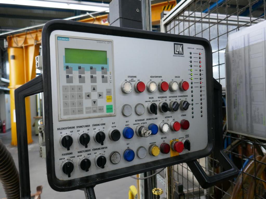 Máquinas de um fornecedor do sector automóvel-6