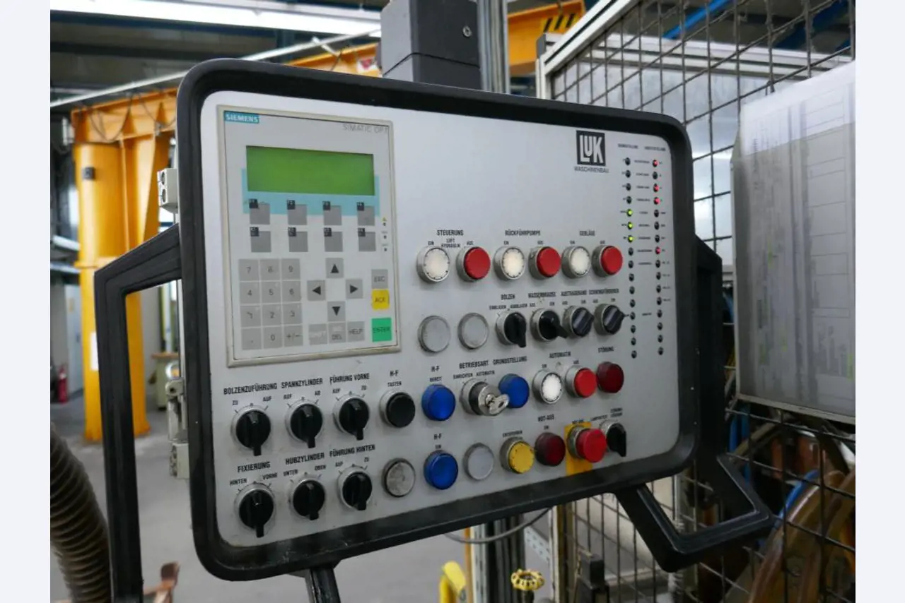 Machines d'un sous-traitant automobile-6