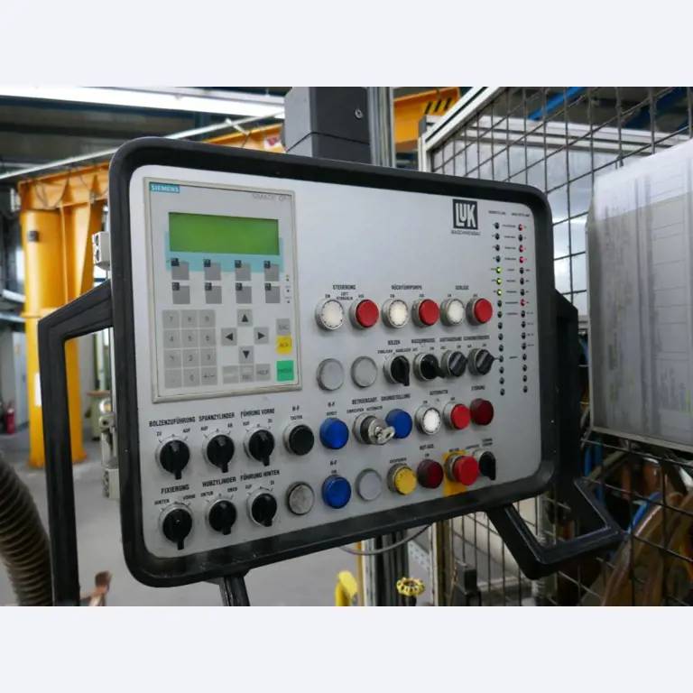 Machines d'un sous-traitant automobile-6