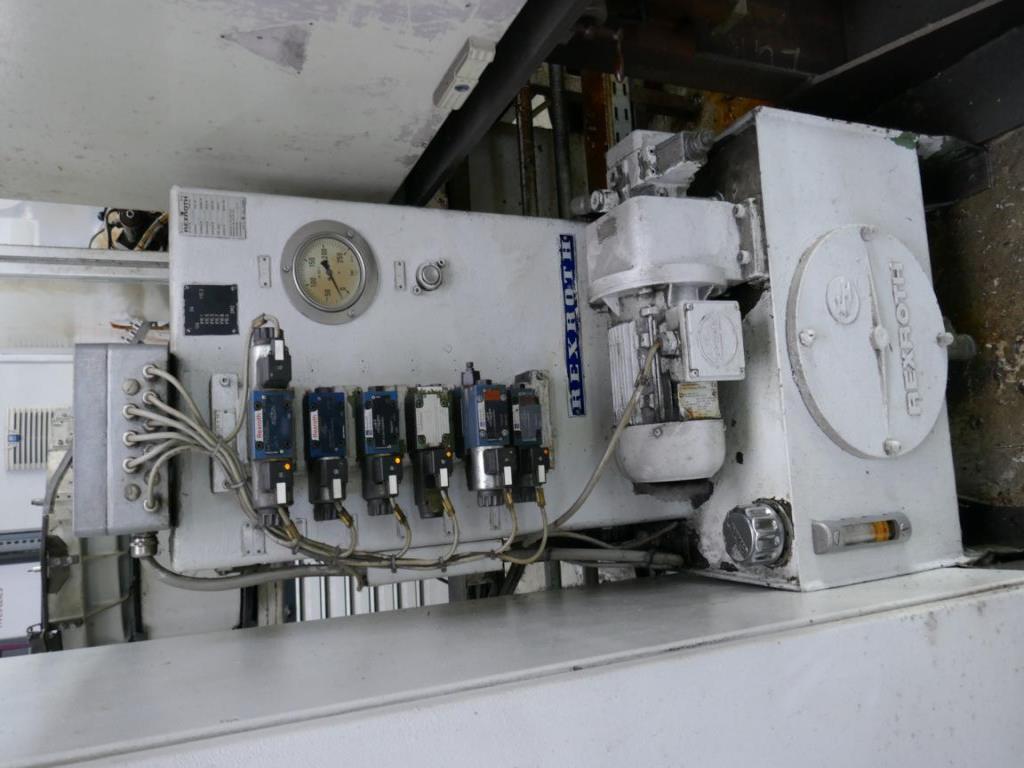 Máquinas de um fornecedor do sector automóvel-7