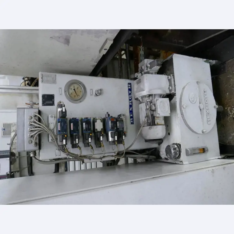 Machines d'un sous-traitant automobile-7