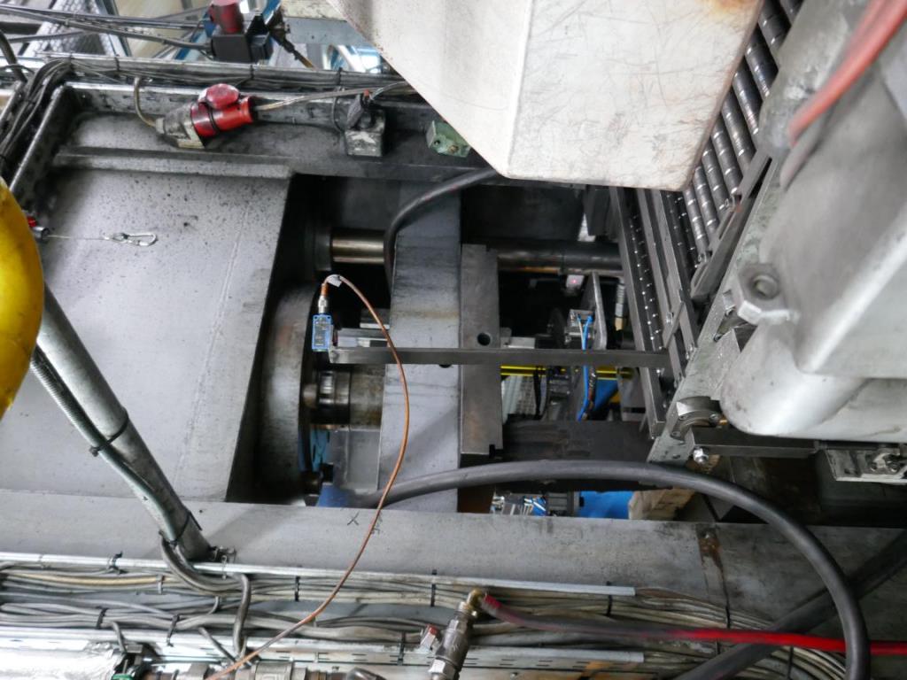 Máquinas de um fornecedor do sector automóvel-7