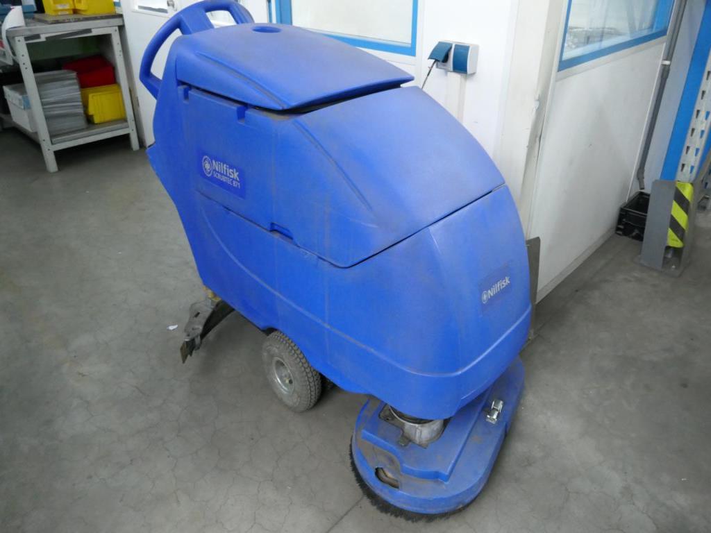 Máquinas de um fornecedor do sector automóvel-5