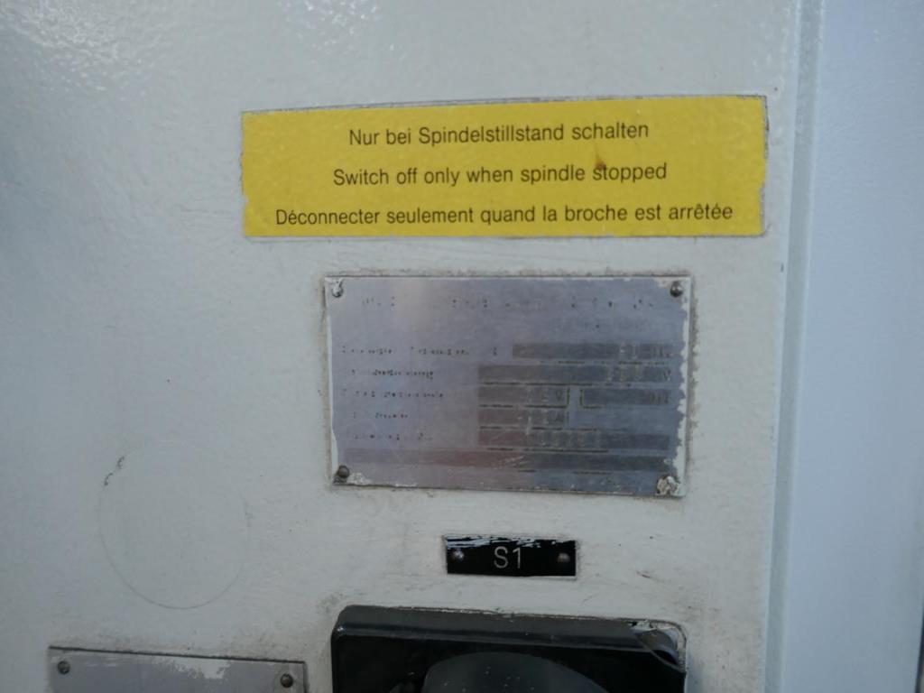 Máquinas de um fornecedor do sector automóvel-7