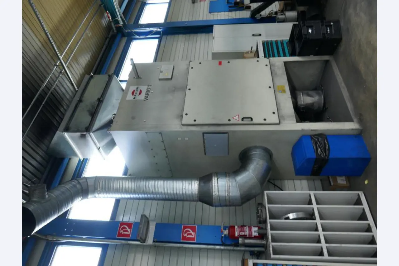 Machines d'un sous-traitant automobile-4